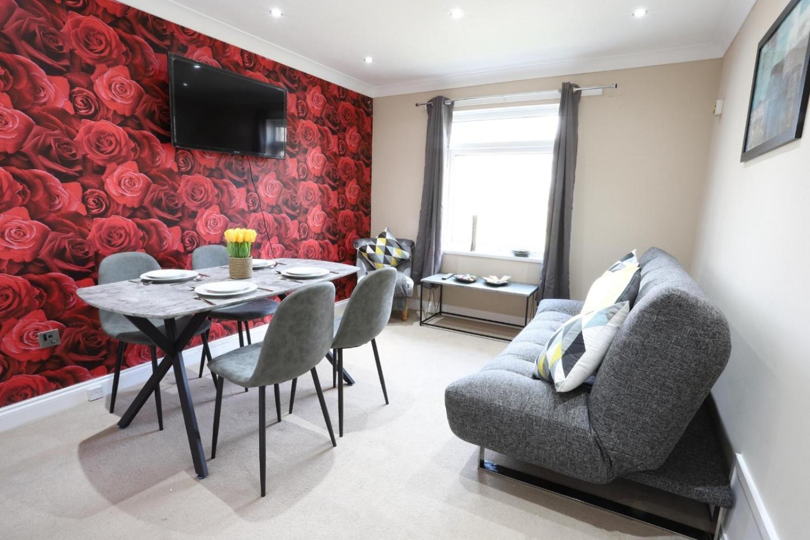 Opp B'Ham - Freshly Refurbished Walls And Carpets! Big Savings Booking 7 Days Or More! Apartment Marston Green Exterior photo
